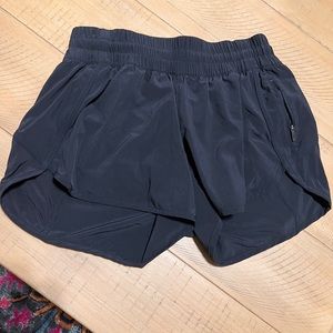 EUC all black lululemon shorts